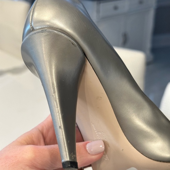 Beautiful,elegant Vintage Salvatore Ferragamo peep toe heels size 8! - Picture 9 of 16